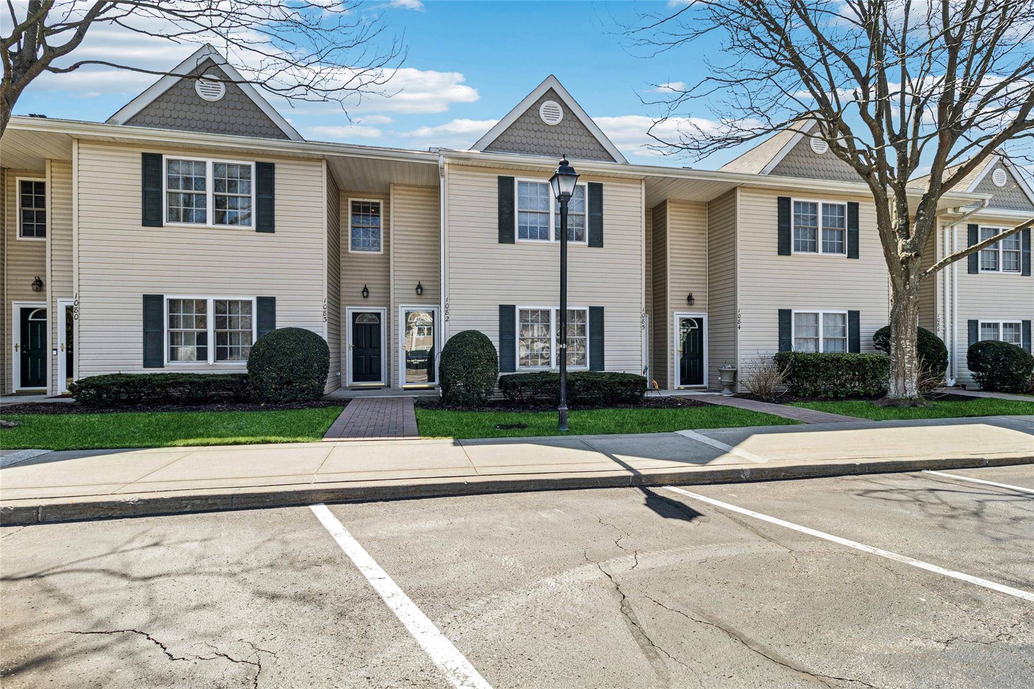 Discover your dream home in this stunning 2 bedroom, 1.