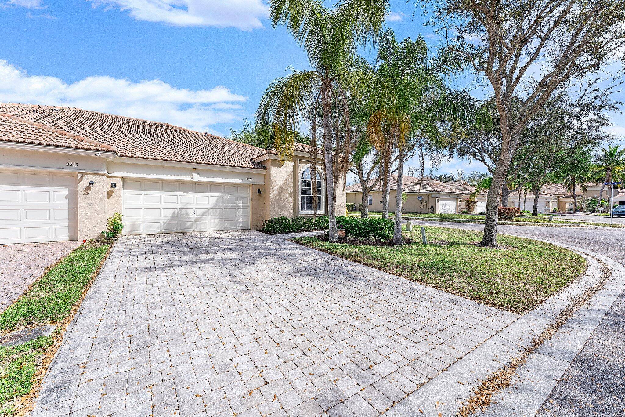 Beautifully updated villa in 24 hour manned gated community of Andros Isle !