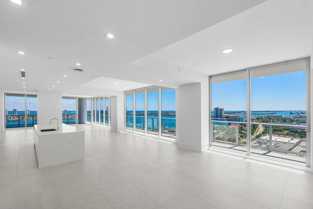 Waterfront resale opportunity for the H Residence, on the 21st floor at Nautilus 220 N220 with East South West exposure and a corner end unit for privacy.