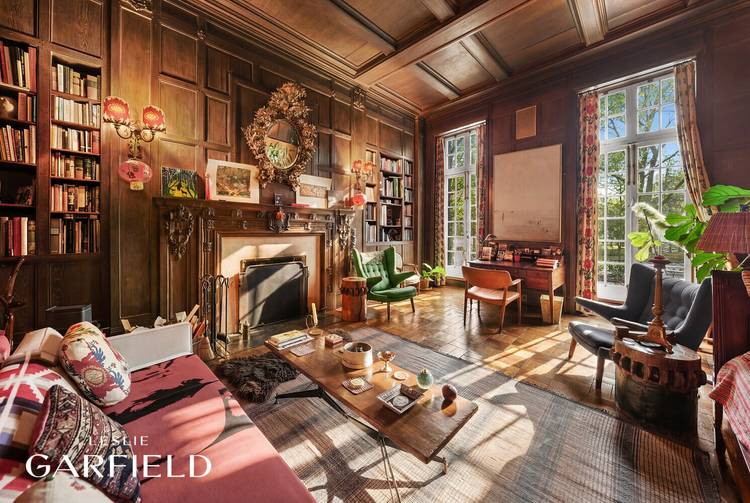 Built in 1901, this exceptionally rare 27.