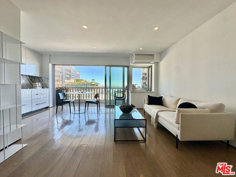 999  N Doheny Dr Sunset Strip La