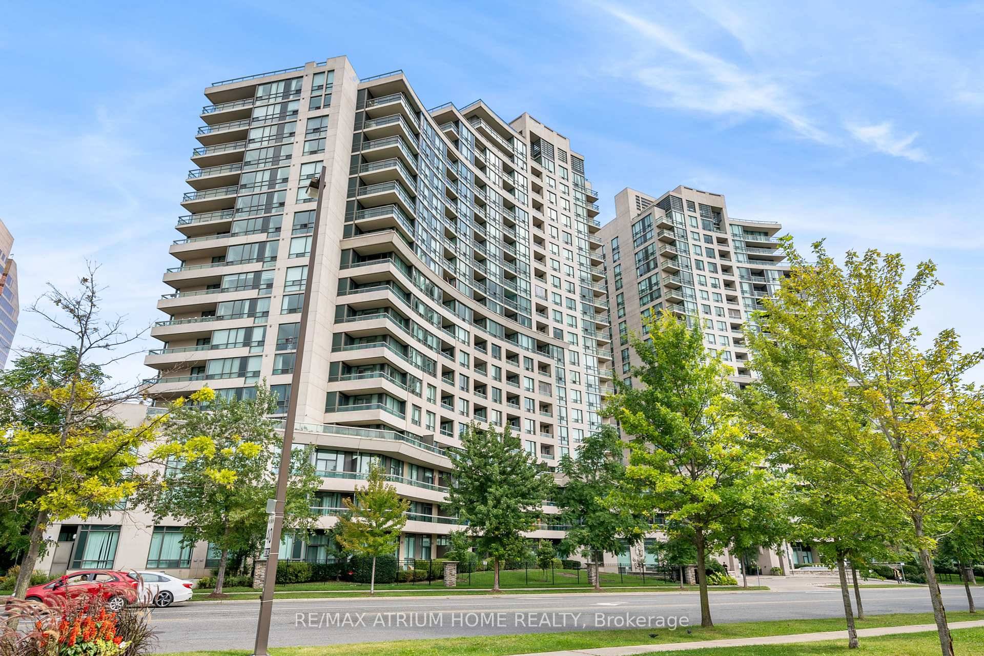 Luxury Living in the Heart of North York All Utilities Included !