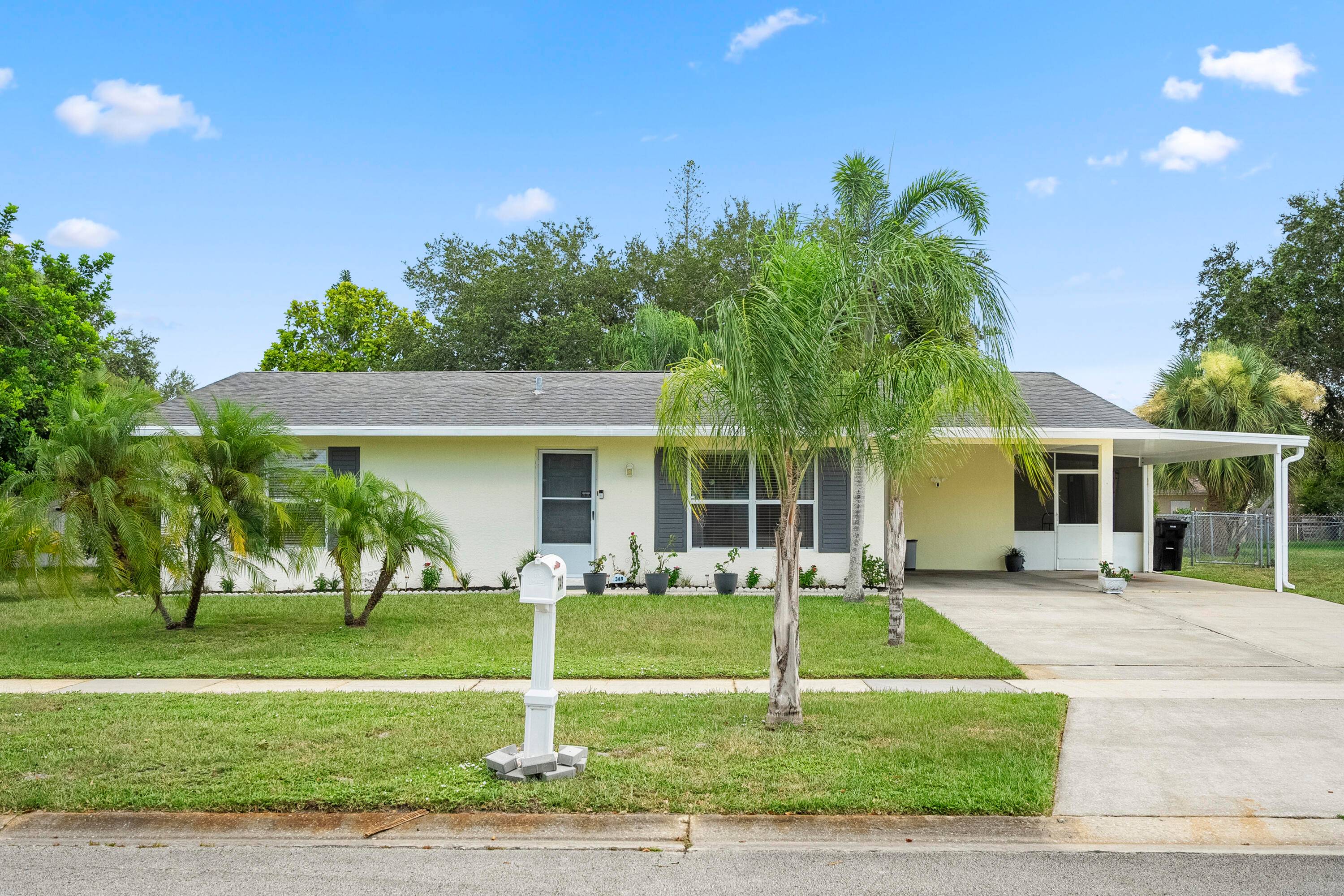 Charming 2 bedroom, 2 bathroom home in the heart of Port St.