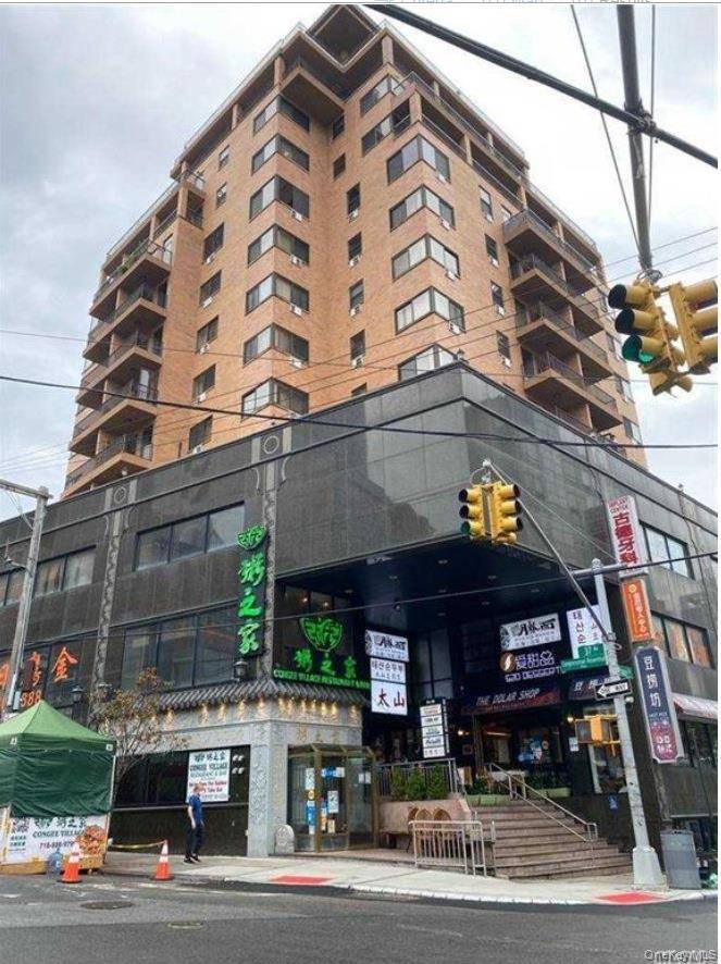 Beautifully renovated office space in Flushing center.