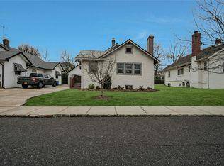 VACANT E Z ACCESS PERFECT FOR A LARGE OR EXTENDED FAMILY FIRST LEVEL Two Bedrooms And One Full Bathroom Updated Kitchen With Granite Counters amp ; A Large Window Closets ...