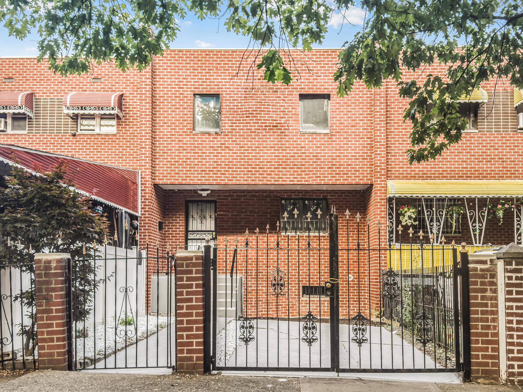 Welcome to 922 Tiffany St !