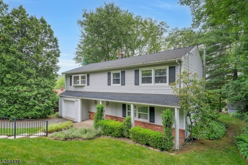 Welcome to your perfect blend of comfort and charm in this beautifully maintained raised ranch, located in one of Wanaque's most desirable trick or treating neighborhoods !