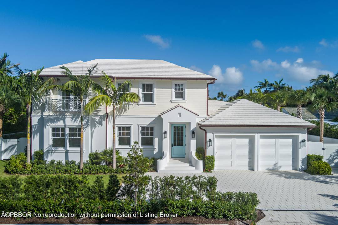 Welcome to casual elegance at its finest on the North End of Palm Beach !