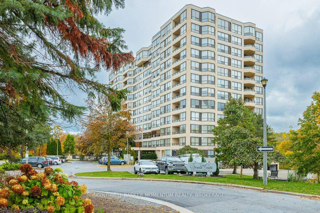Welcome to unit 206 located in the PRESTIGIOUS SOUTHGATE BUILDING at 3 Towering Heights in the Beautiful City of St.