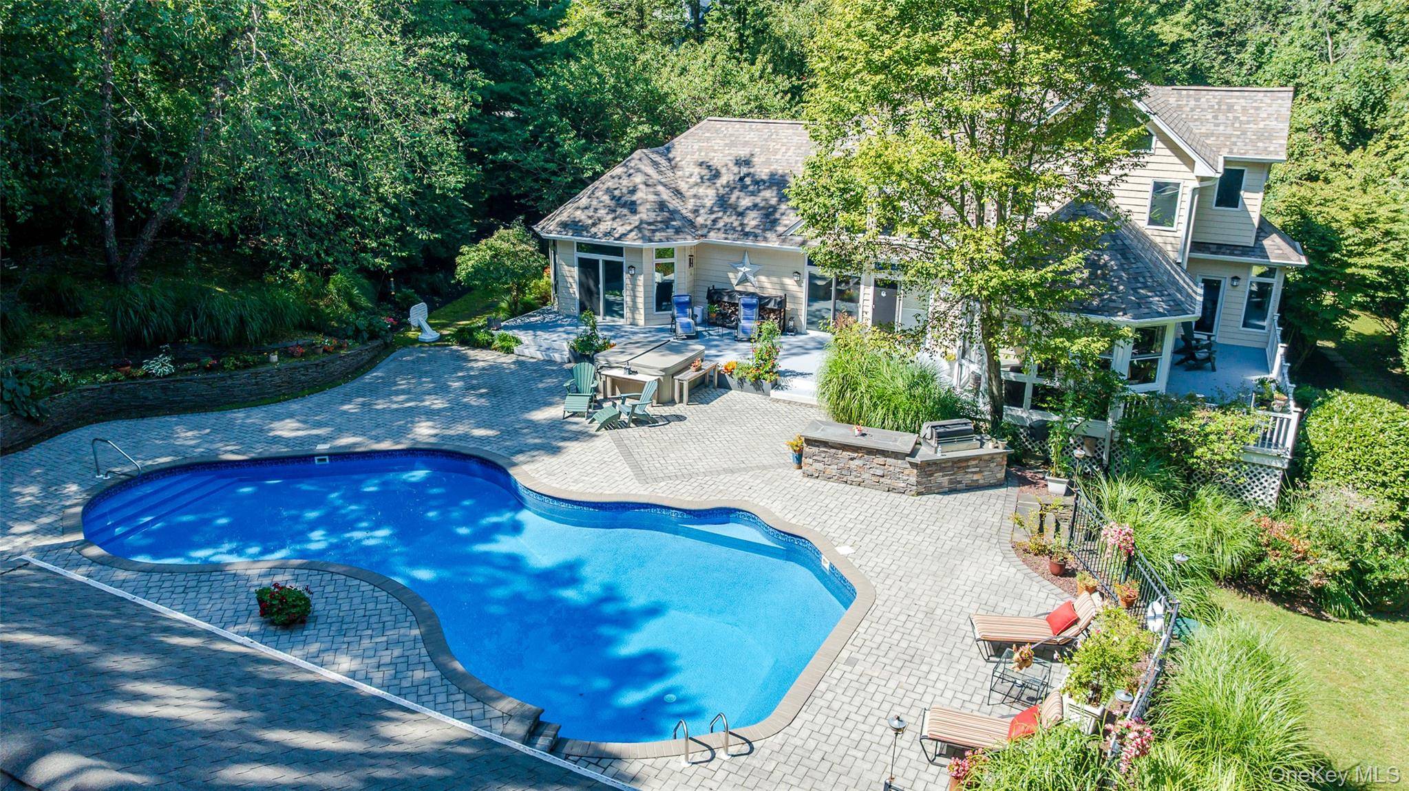 Experience North Shore Living at Its Finest.