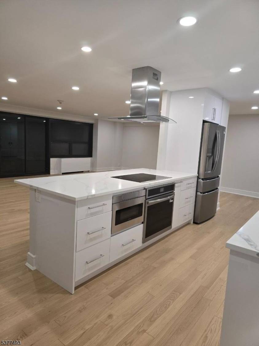 Newly renovated spacious 2 bedroom, 2 bath unit.