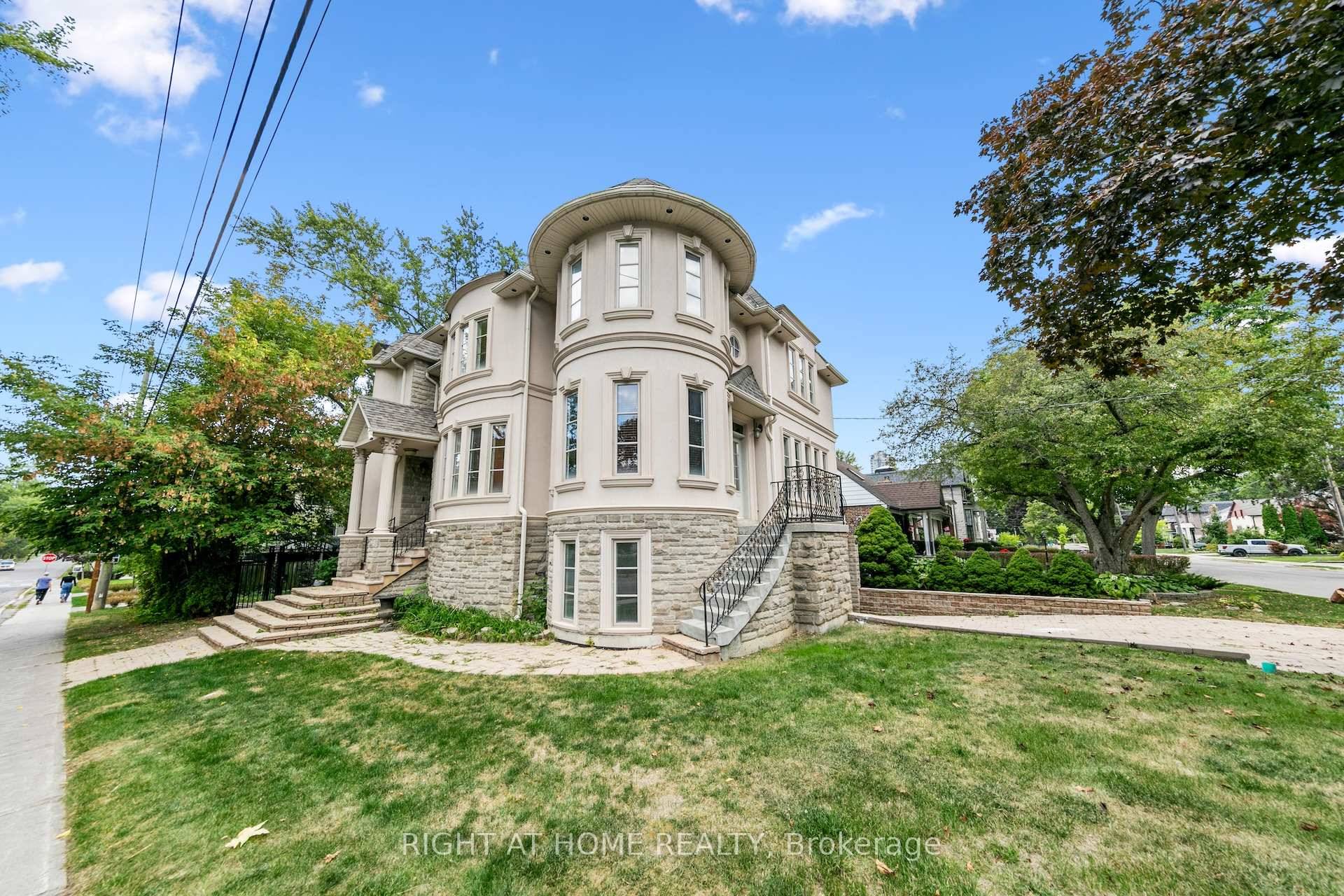Welcome to 125 Kingsdale Avenue, a stunningly beautiful luxury home located in the Heart of North York !