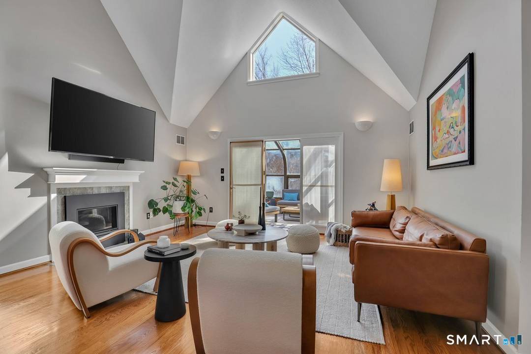 TURN KEY RANCH STYLE LUXURY CONDO IN STEEPLECHASE Welcome to a meticulously maintained condo featuring a highly sought after Main Level Primary Suite.