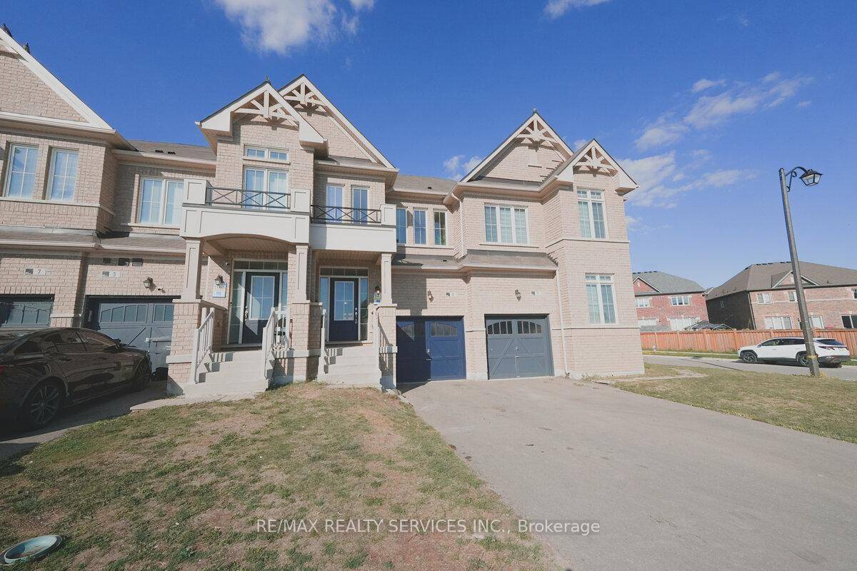 Primont Built very Beautiful 3 bedroom and 3 Washrooms freehold townhouse, built in 2020, located in Caledon's highly sought after Southfields Village.