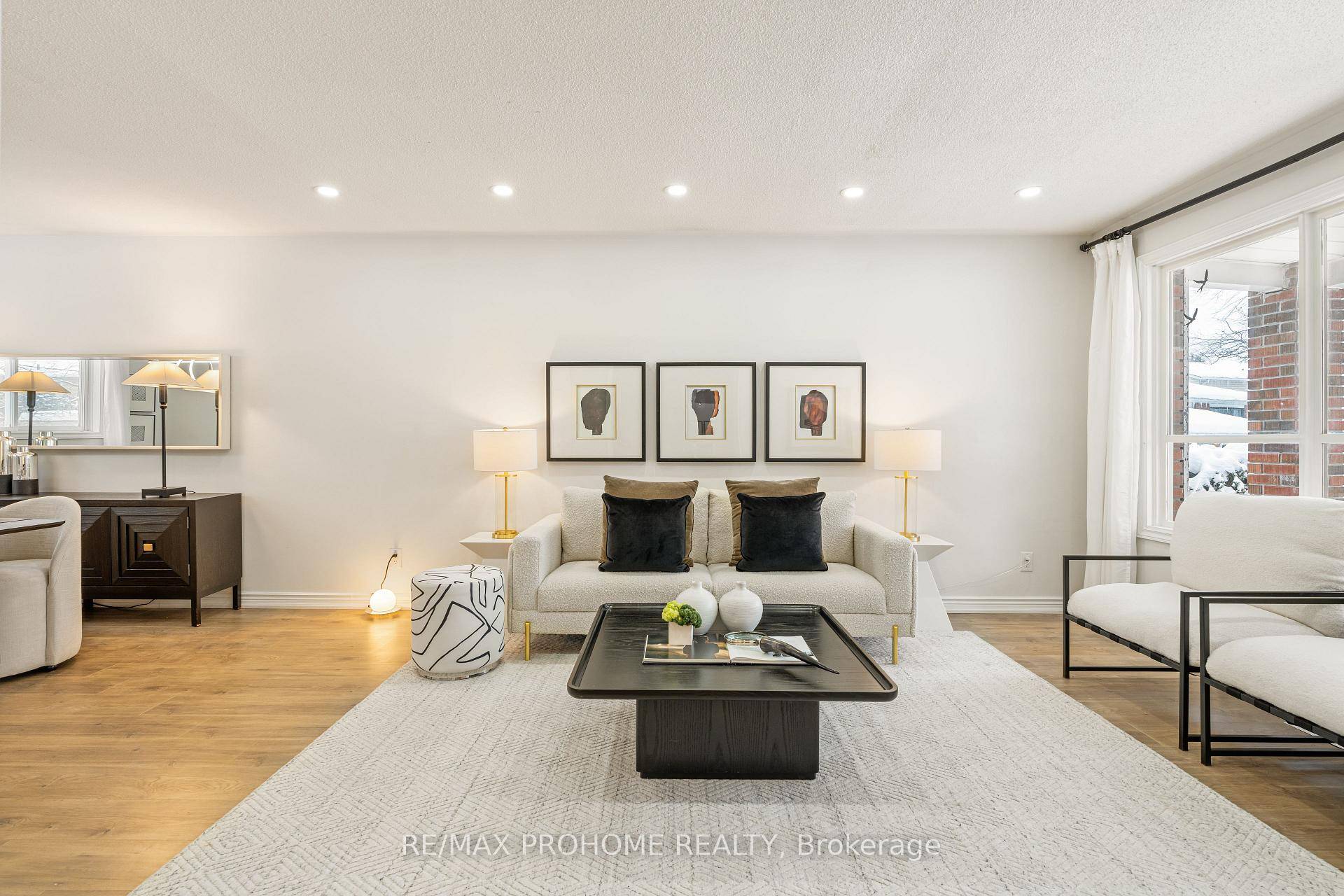 Welcome to this beautifully upgraded 4 1 bedroom detached family home situated on a quiet cul de sac in the prestigious Unionville community.