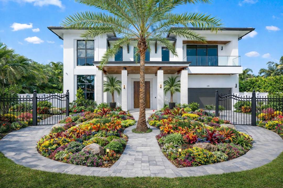 Introducing an extraordinary Custom Home, built by The Bona Group, in the highly coveted Mizner Park area of Boca Villas.