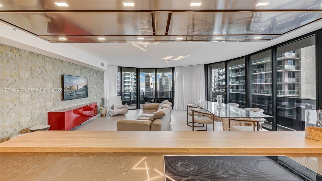 Beutiful 3 Bed 3. 5 Bath Fully Furnished Apartment in Brickell Flatiron !