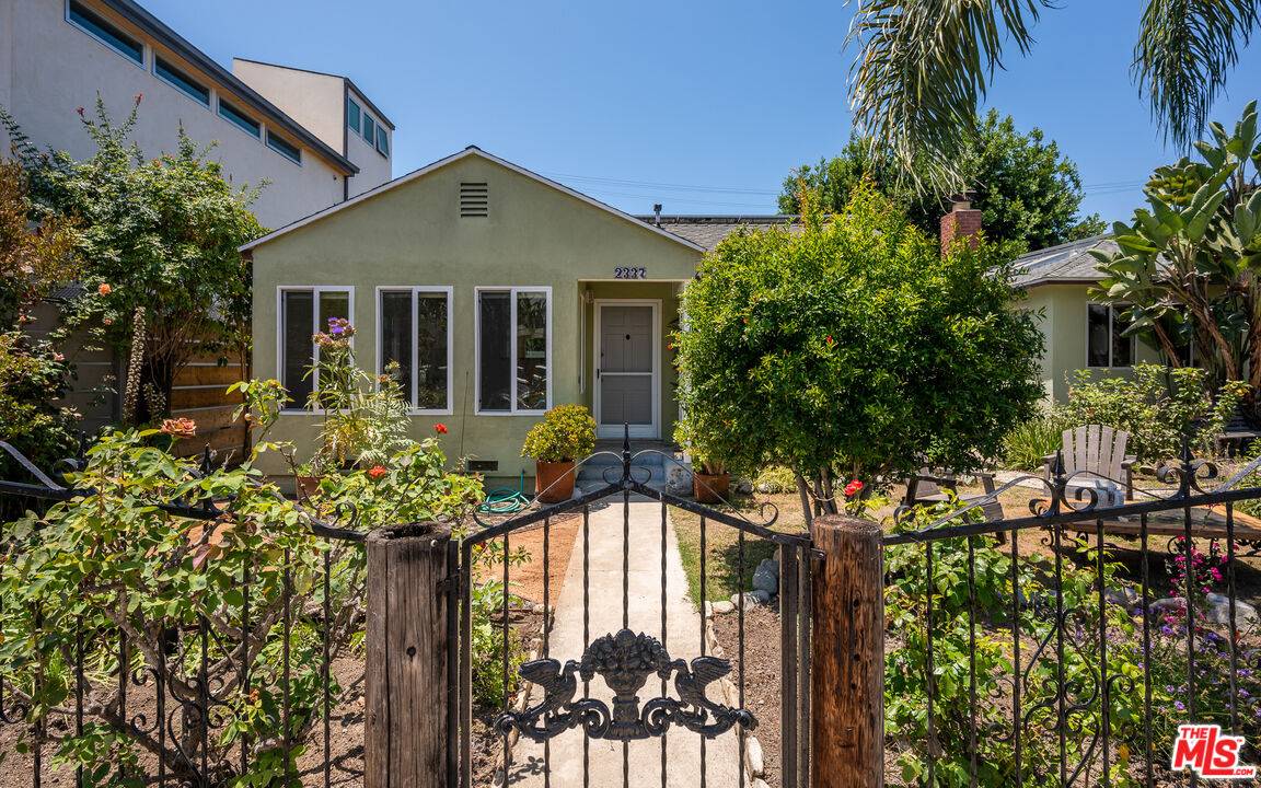 2337   Cloy Ave 3BR Marina Del Rey La