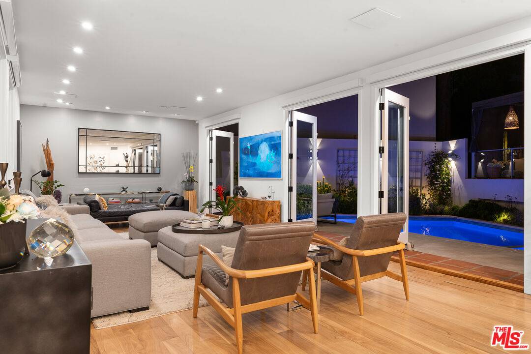 8701 Wonderland Park Ave 5BR Hollywood Hills East La