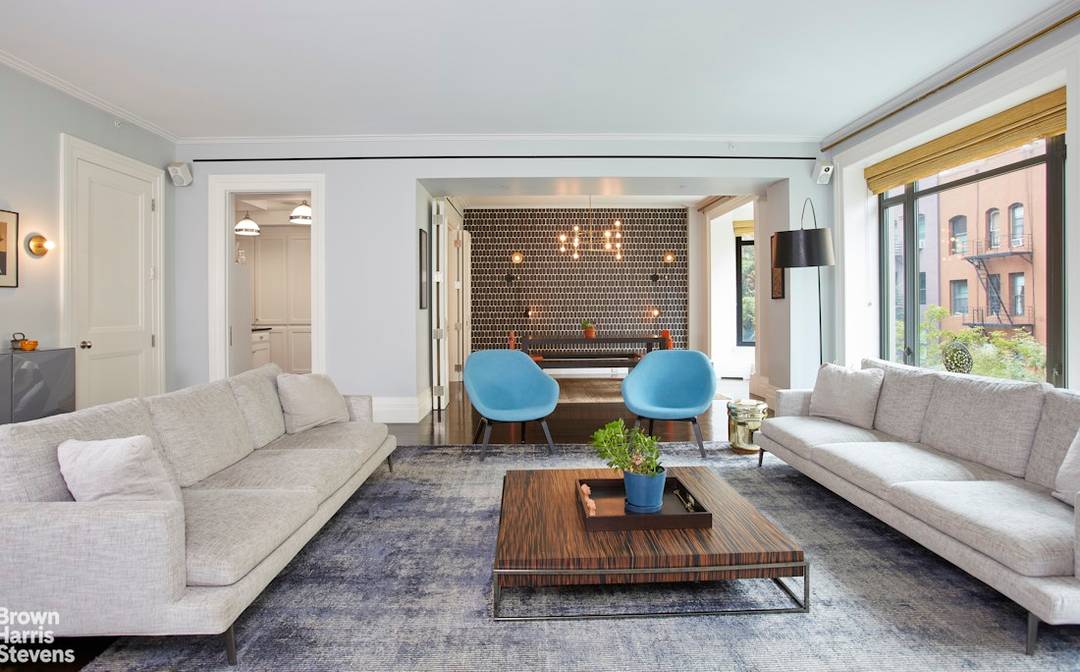 This impressive 3061 square foot, 4 bedroom, 4 full bathroom full floor residence offers spacious living with well proportioned rooms and a very comfortable, intelligent flow.