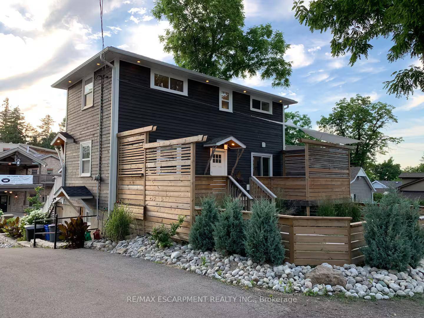 Welcome to this All inclusive luxurious fully furnished apartment in historic Ancaster.