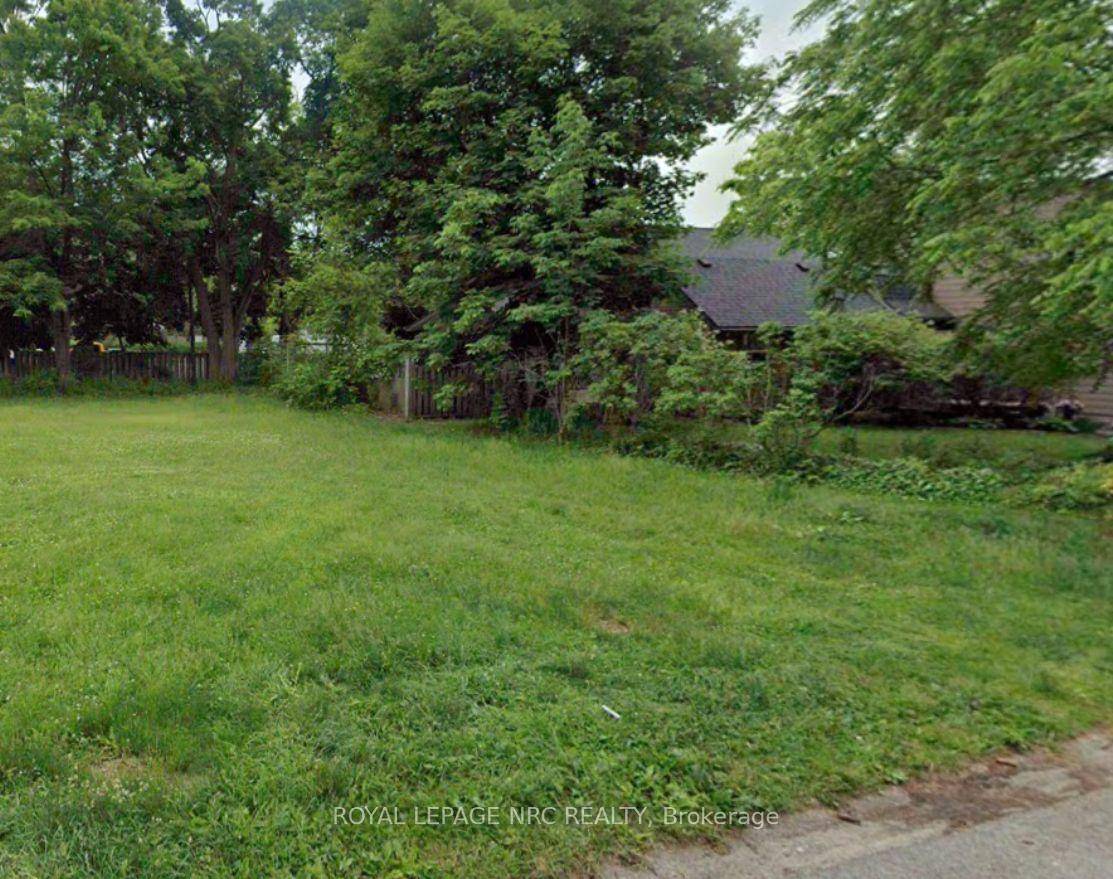Attention Builders This parcel of land is an excellent opportunity to build 2 semi detached homes in a quiet area of Crystal Beach.