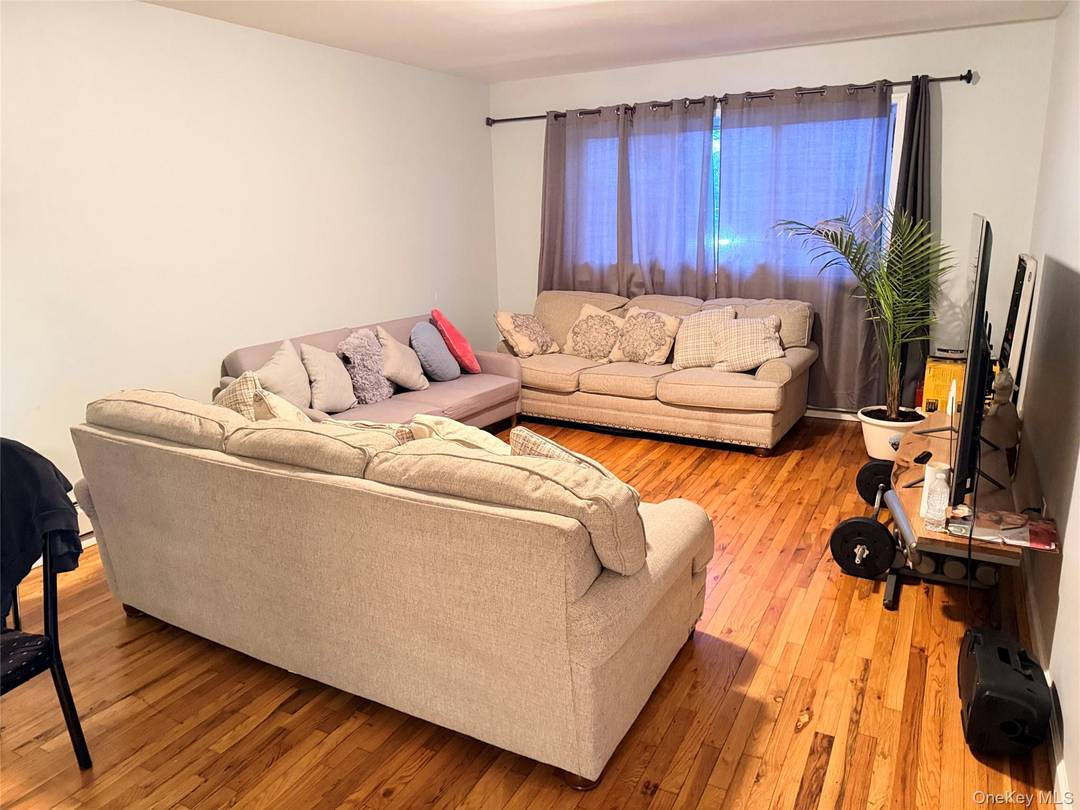 Excellent Location and fully renovated 3 bedrooms apt for rent.