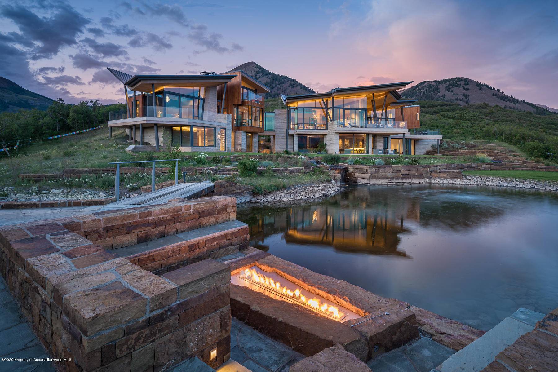 This modern architectural masterpiece is perched on a point featuring thrilling views of Telluride's most dramatic peaks.