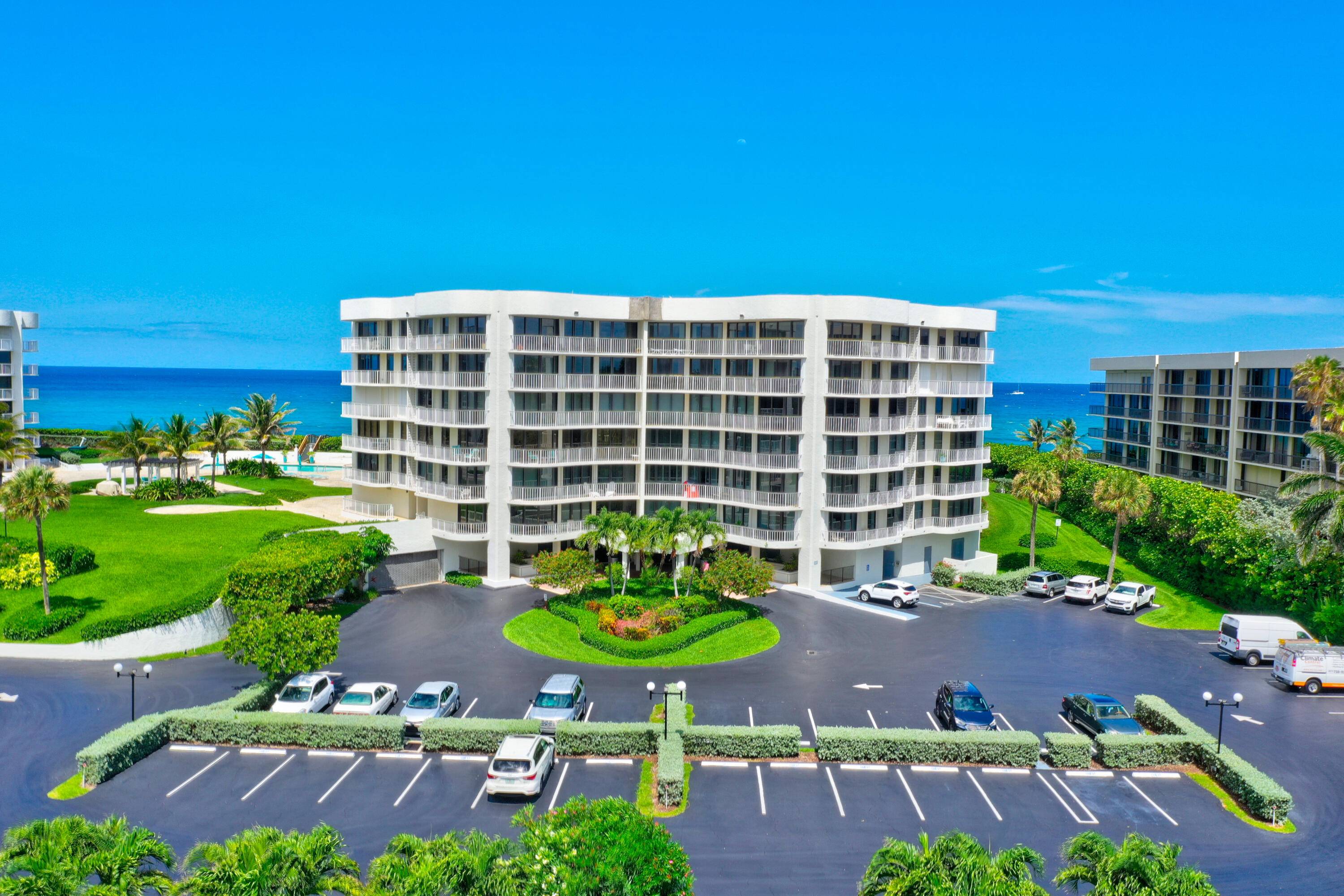 WANT A PIECE OF PARADISE ?