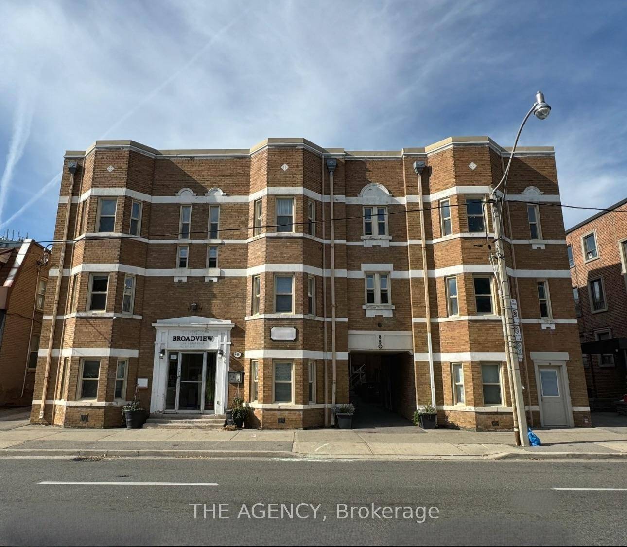 Charming 1 Bedroom Apartment available for Rent in Playter Estates Danforth neighbourhood.