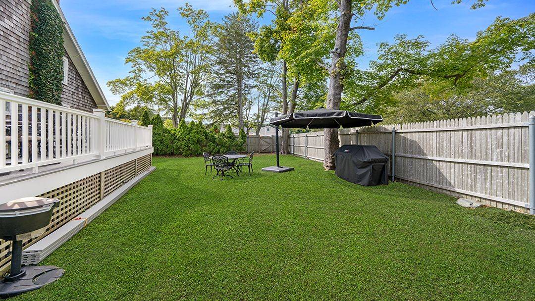 Three bed, two bath House, Pool & Pool House