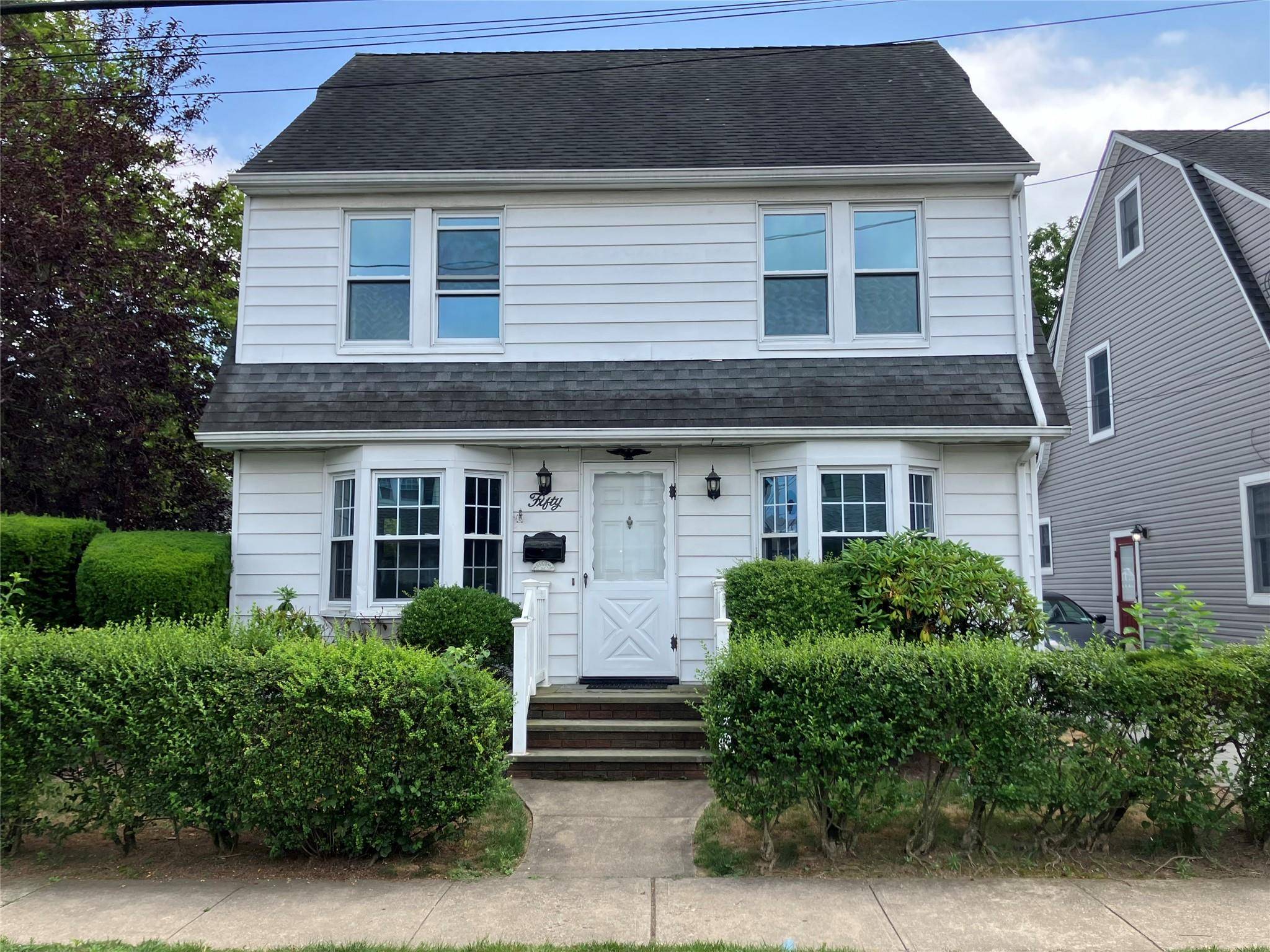 Welcome to this 3 bedroom, 1.
