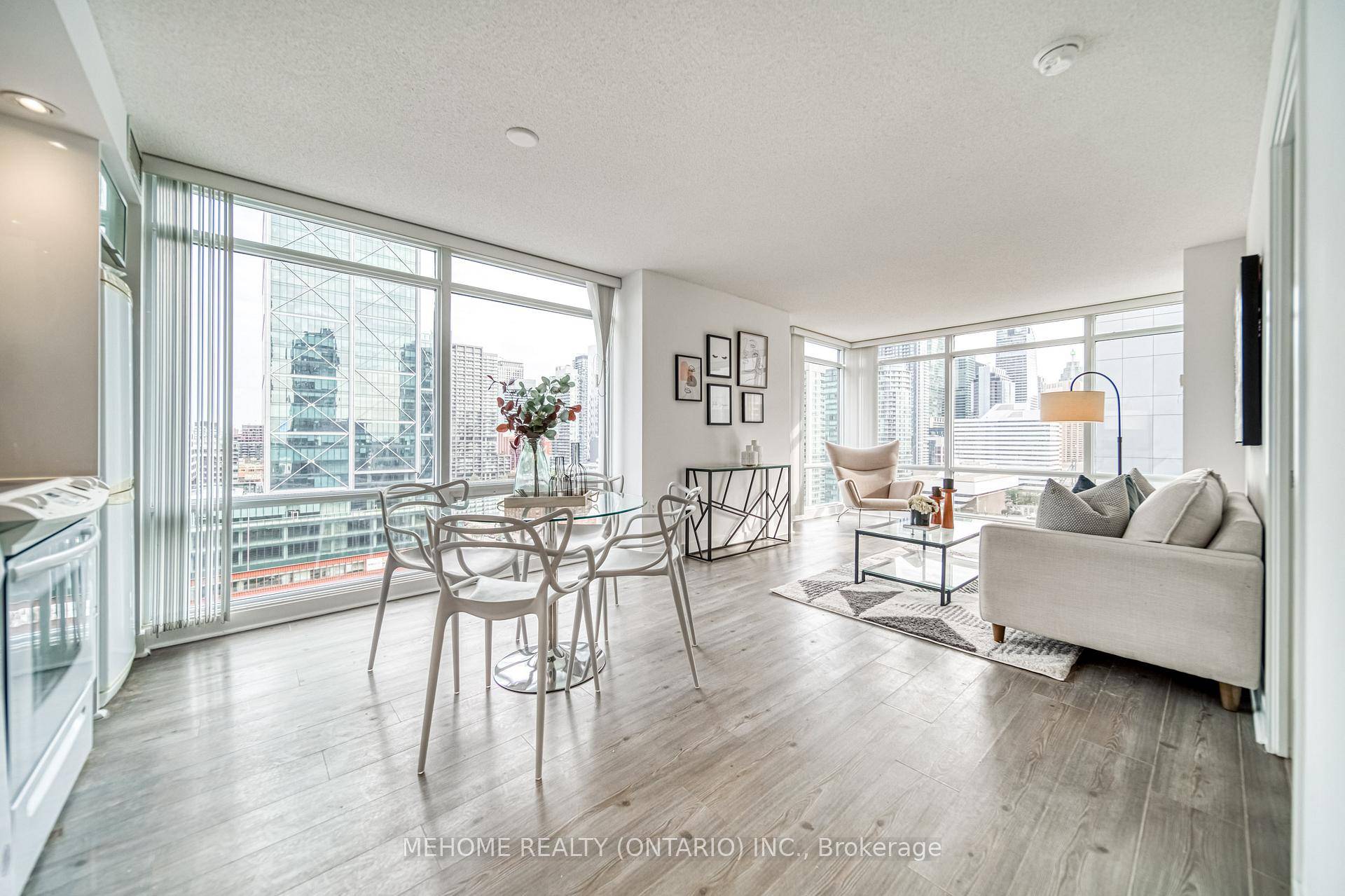 Montage at CityPlace ! Enjoy a spectacular 270 view of the city from this bright and spacious 933 sq.