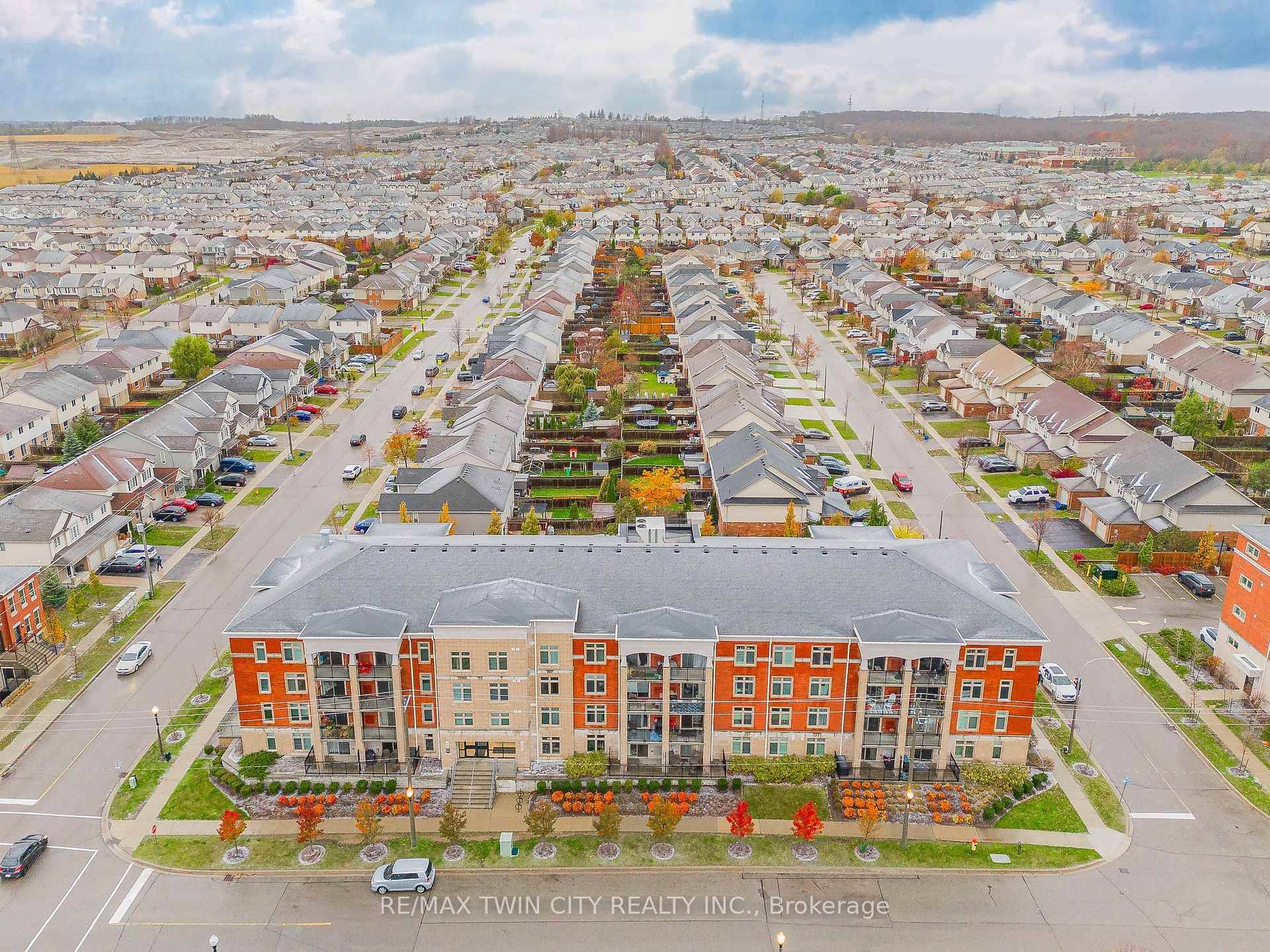 Welcome to 155 Commonwealth Street Unit 410 an active and vibrant condo lifestyle in Williamsburg Walk, Kitchener !