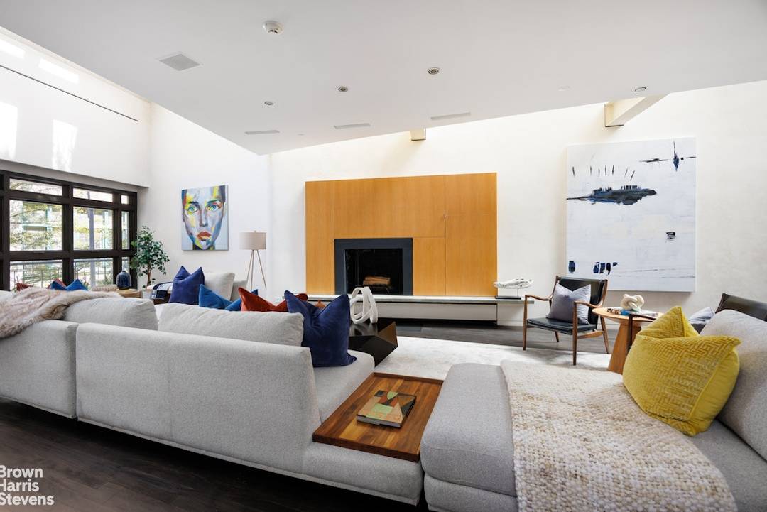 With 29 feet of frontage, including a curb cut, this fabulous 9, 000 square foot home features double height ceilings, six outdoor spaces, a private covered parking spot, and an ...