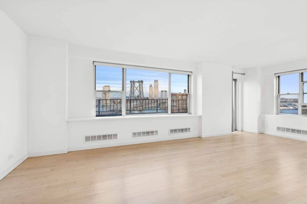 Rarely Available Top Floor Terrace Residence Fireworks, East River amp ; Williamsburg Bridge Views Rarely available, this top floor one bedroom residence offers breathtaking East River and city views, complemented ...