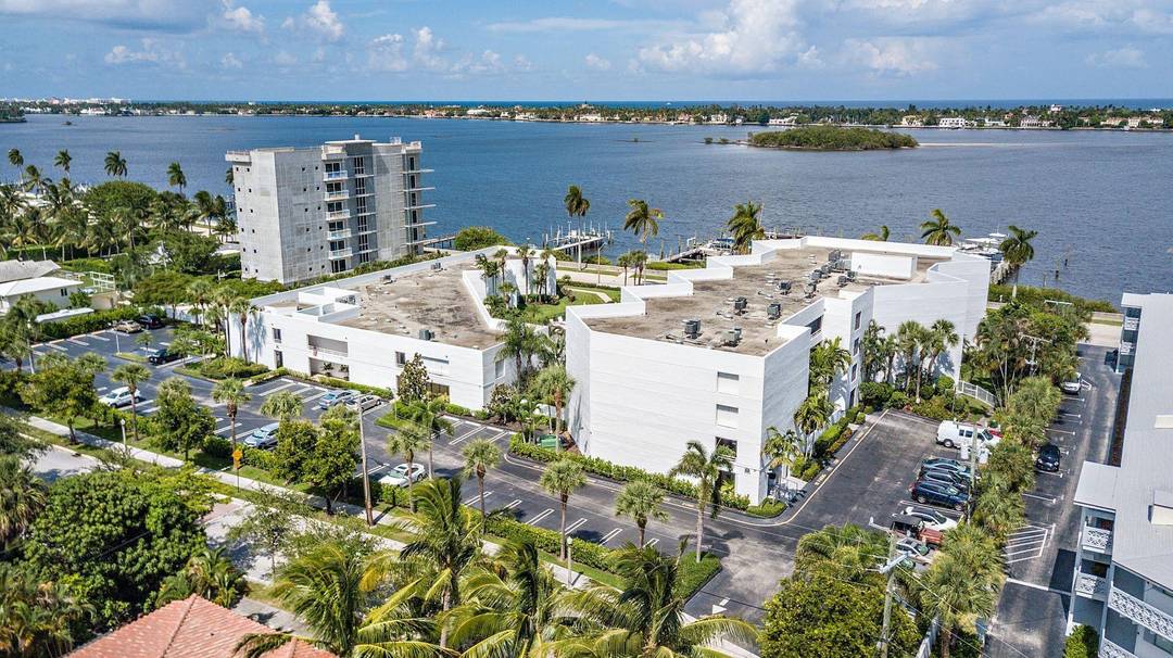 Enjoy effortless waterfront living in this annual unfurnished 2 bedroom, 2 bath residence with stunning Intracoastal, marina, and pool views.