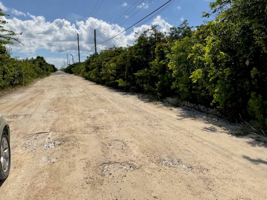 LOT 1, HAMILTON'S ESTATE Land Long-Island-Bahamas