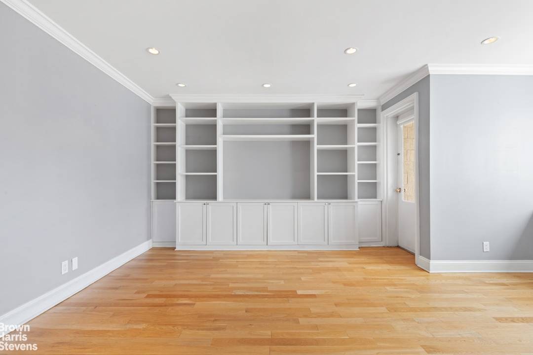 Residence 5W is an oversized studio filled with beautiful light and appointed with high end finishes throughout.