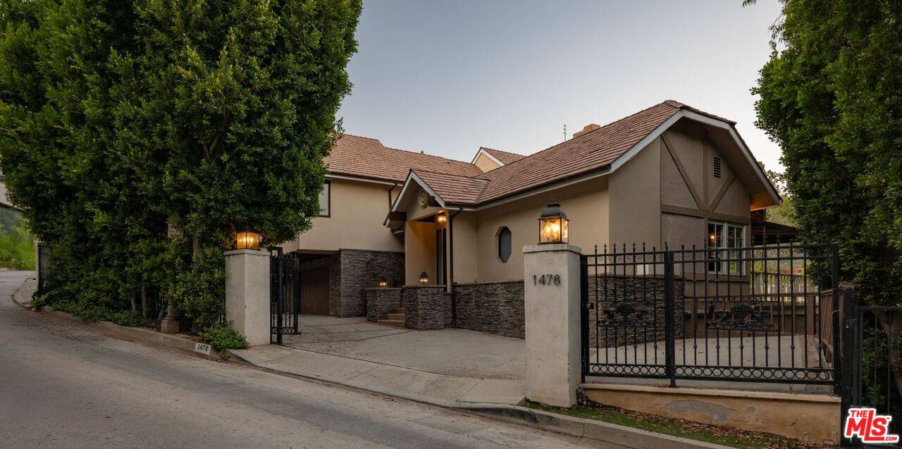 1478   Sunset Plaza Dr 3BR Sunset Strip La