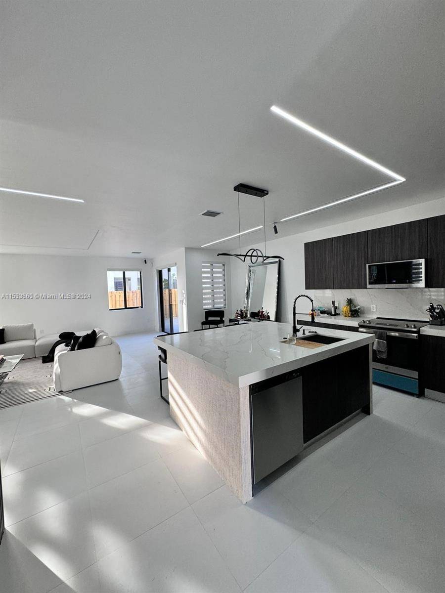 Brand new GEM at Century Park South !