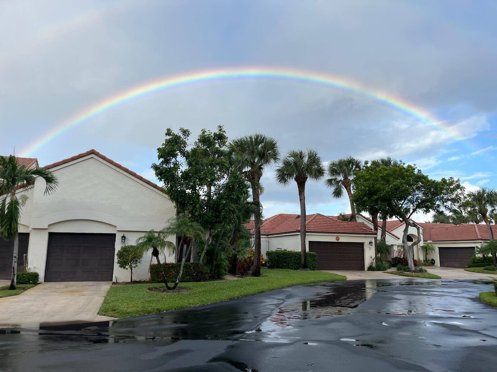 This is the perfect maintenance free villa in Sea Oats of Juno Beach Florida !