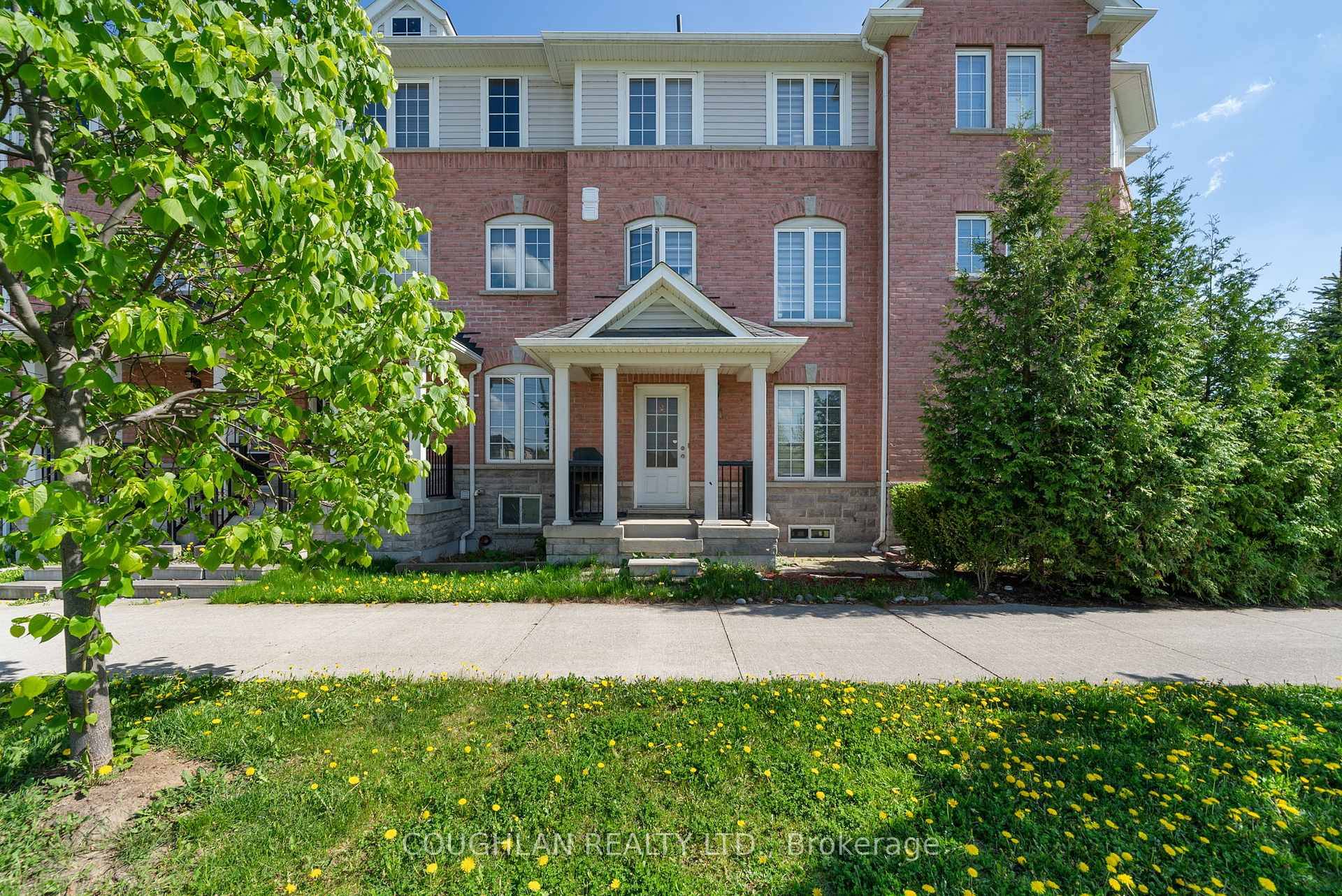 Beautiful Ajax 3 bedroom Freehold townhome !