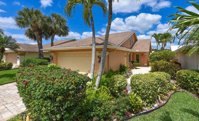 Totally renovated waterfront Bluffs home, 2 Bd, plus den third bedroom, loft, enlarged kitchen open to living area, over 300 Sq.