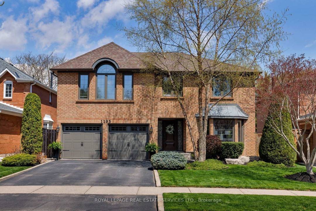 Stunningly updated 5 1 bedroom, 5 bath executive home on a premium ravine lot backing onto the protected woodlands of Bray Trail in Oakville's prestigious Glen Abbey community.