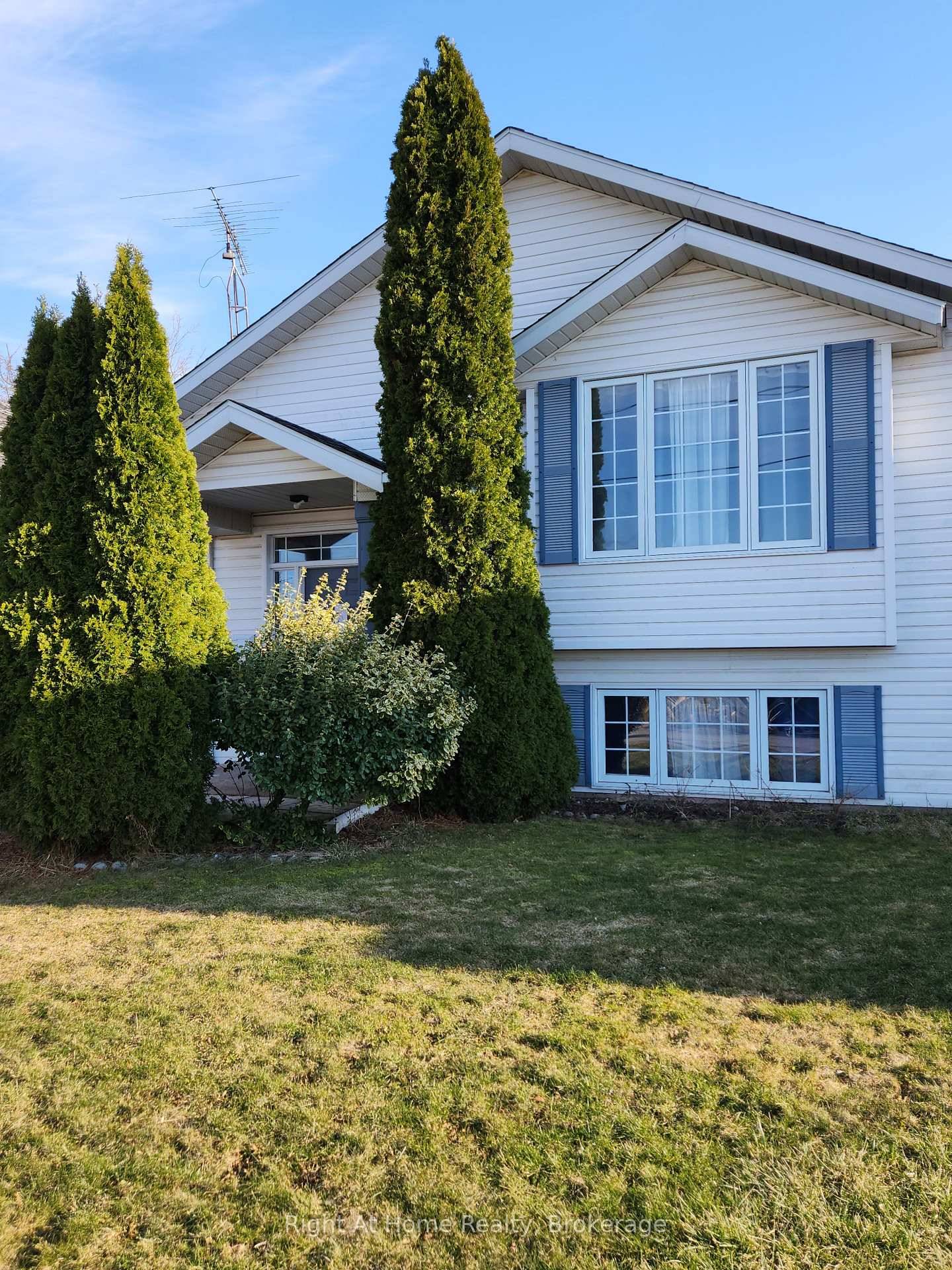 Don't miss the rare opportunity to own this beautifully maintained and upgraded modern raised bungalow offering exceptional privacy no homes at the front or rear !
