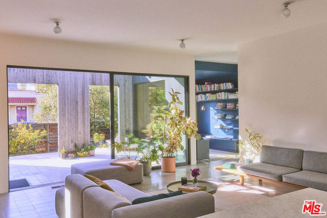 906   Superba Ave 3BR Marina Del Rey La