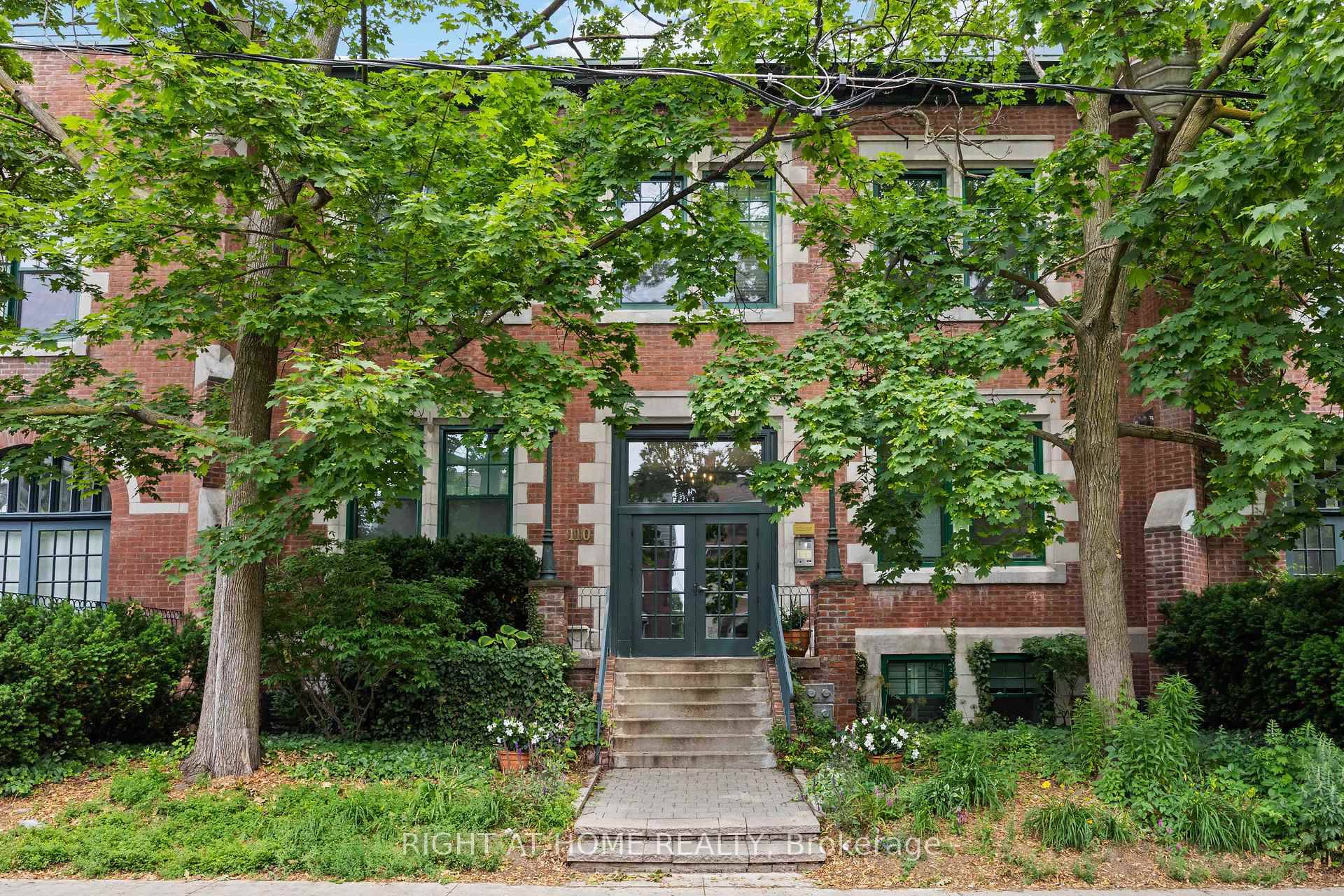 Historic Church School Turned Loft in Bloorcourt with a rare outdoor living space !