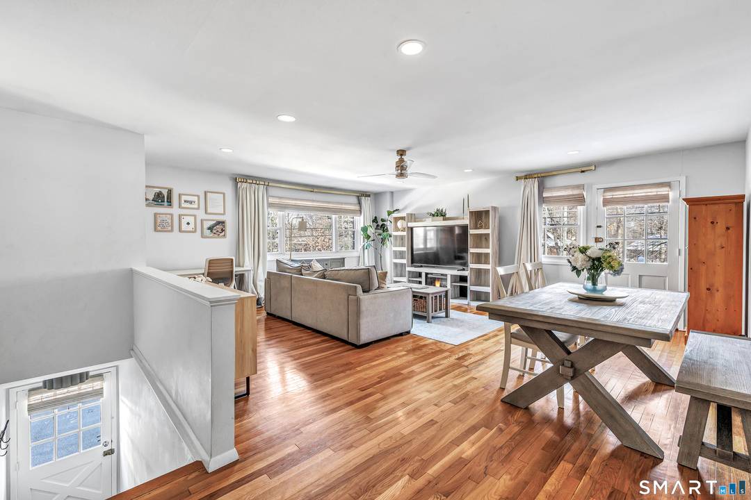 Stunning 1 bedroom 1 bath home offering just under 1000 sqft of living space in sought after Mosswood Condominiums !