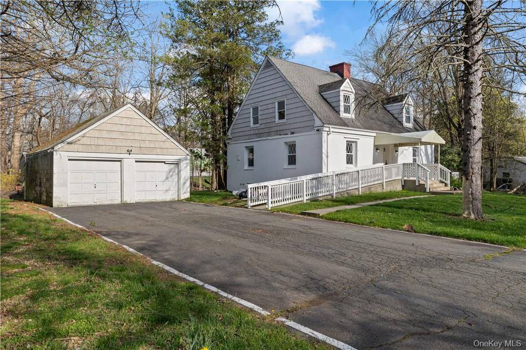 Welcome to 616 Chestnut Ridge Road !